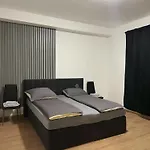 5 Betten Montuerwhonung Mit Waschmaschine