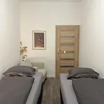 5 Betten Montuerwhonung Mit Waschmaschine