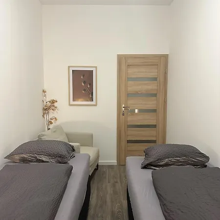 5 Betten Montuerwhonung Mit Waschmaschine Apartment Düsseldorf